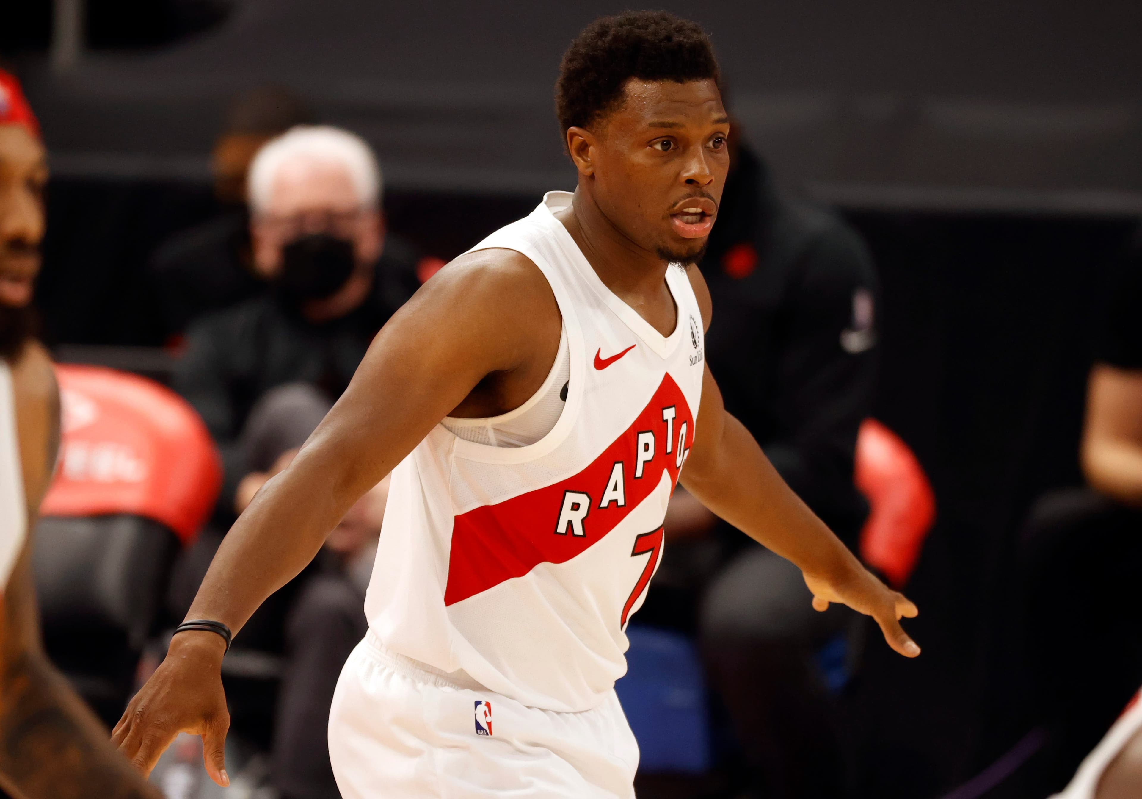 بسکتبال NBA | برخلاف شایعه های فراوان، کایل لاوری در تورنتو رپترز ماند