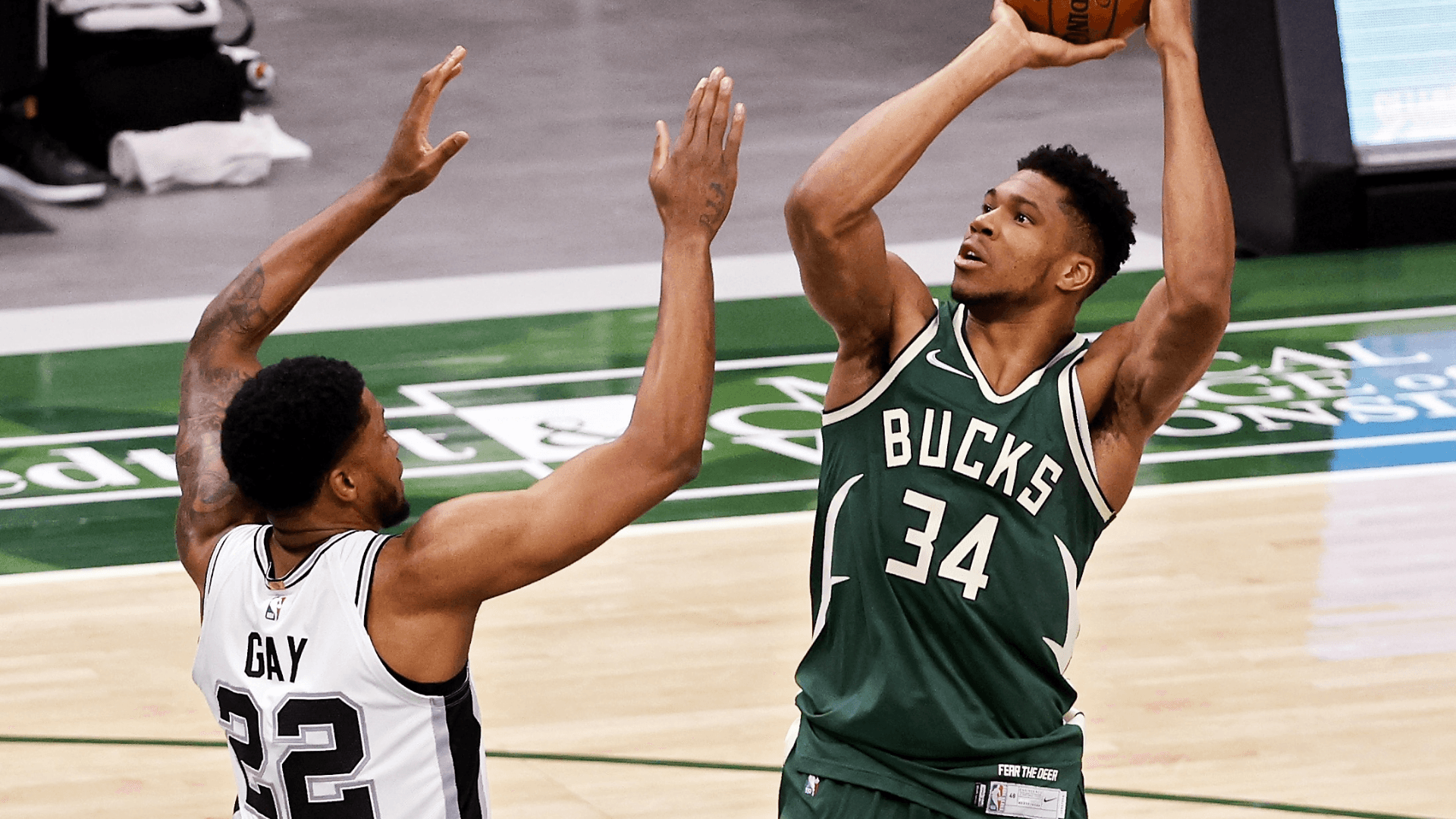 خلاصه بازی میلواکی باکس 120-113 سن انتونیو اسپرز (فصل 2020/21 لیگ NBA)