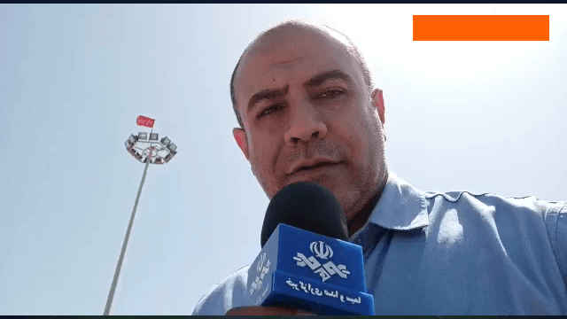 نصب پرچم پرسپولیس در اسکله دوحه جزیره قشم توسط یکی از هواداران این تیم / ویدیو