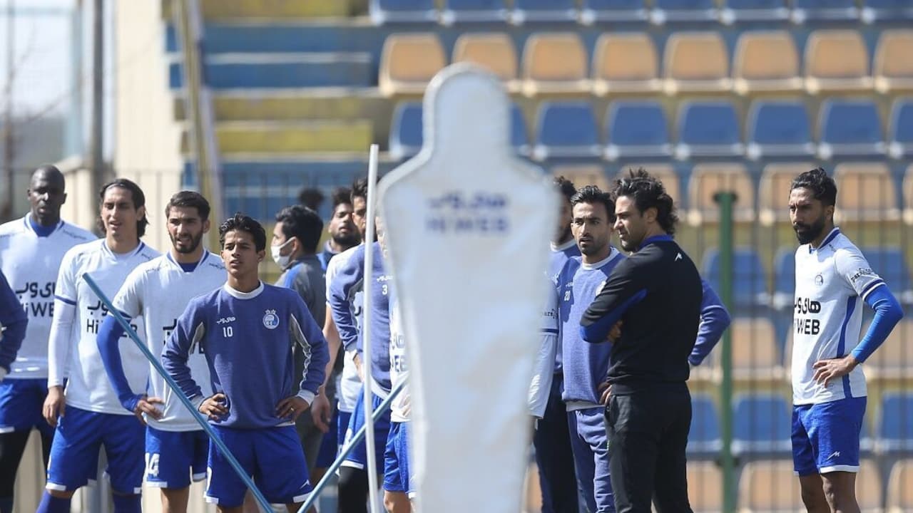 درخواست بازیکنان از مجیدی: قراردادهای مان را پیگیری کن!