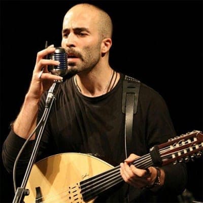 ترانه پارسی بسیار زیبا به نام " Aknoun Kojaei " از خواننده ایرانی " Milad Derakhshani " 
