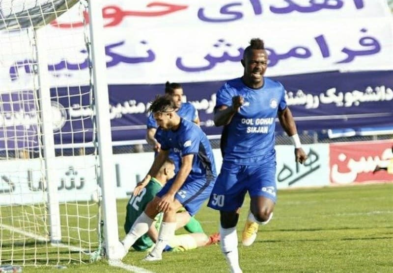 تلاش گل گهر برای لغو محرومیت منشا از بازی با پرسپولیس