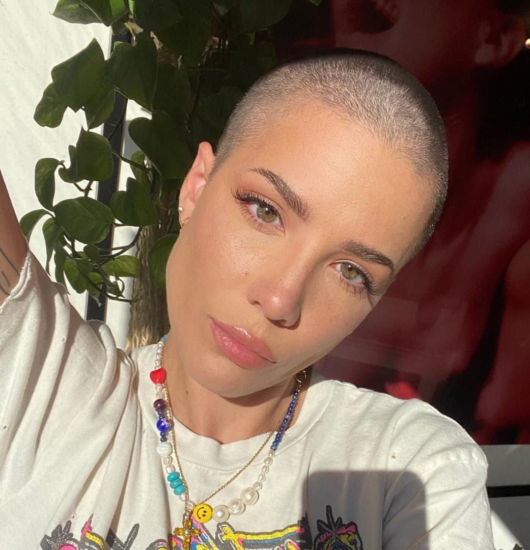 آهنگ جدید Halsey به نام Whispers به همراه متن و ترجمه