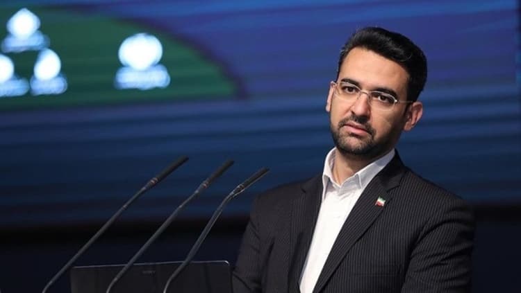 واکنش آذری جهرمی به کلیپ کودک آزاری؛ دم آن پسر گرم که تیمش را نفروخت!