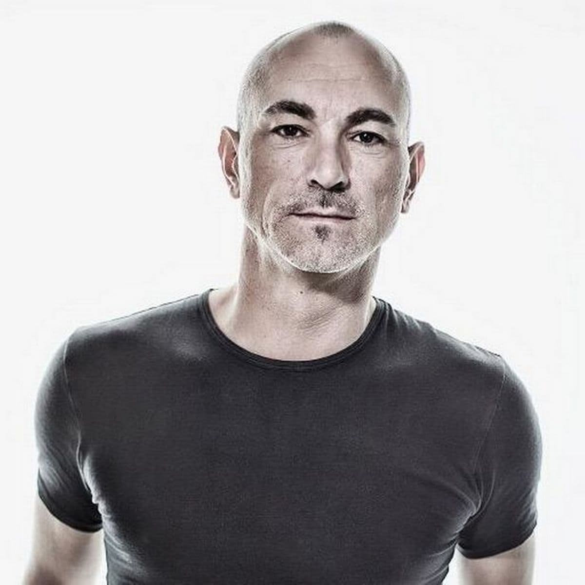 دانلود آهنگ Robert Miles - Heatwave