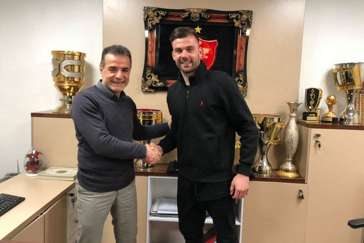 قرارداد غیر حرفه ای مدیران پرسپولیس با رادوشوویچ