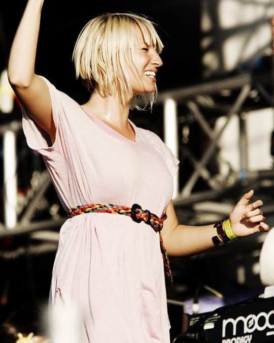 دانلود آهنگ sia furler-We can hurt together