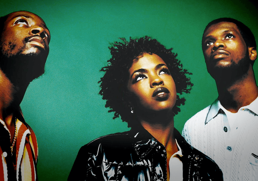ترانه انگلیسی زیبا به نام " Killing Me Softly With His Song " از گروه " Fugees " 